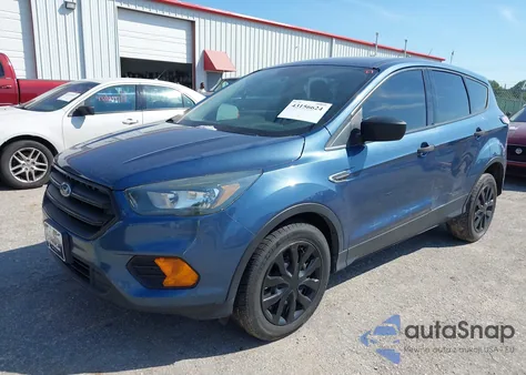 2018 Ford Escape S z USA, uszkodzony, nr VIN 1FMCU0F78JUA22940